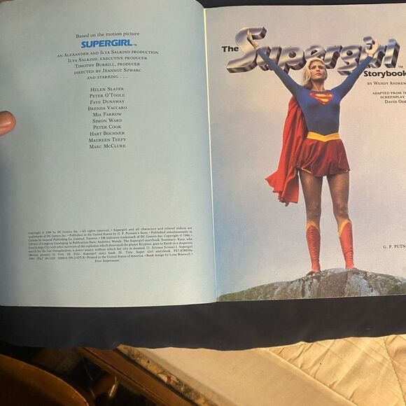 Vintage 80’s the supergirl storybook - Picture 3 of 3
